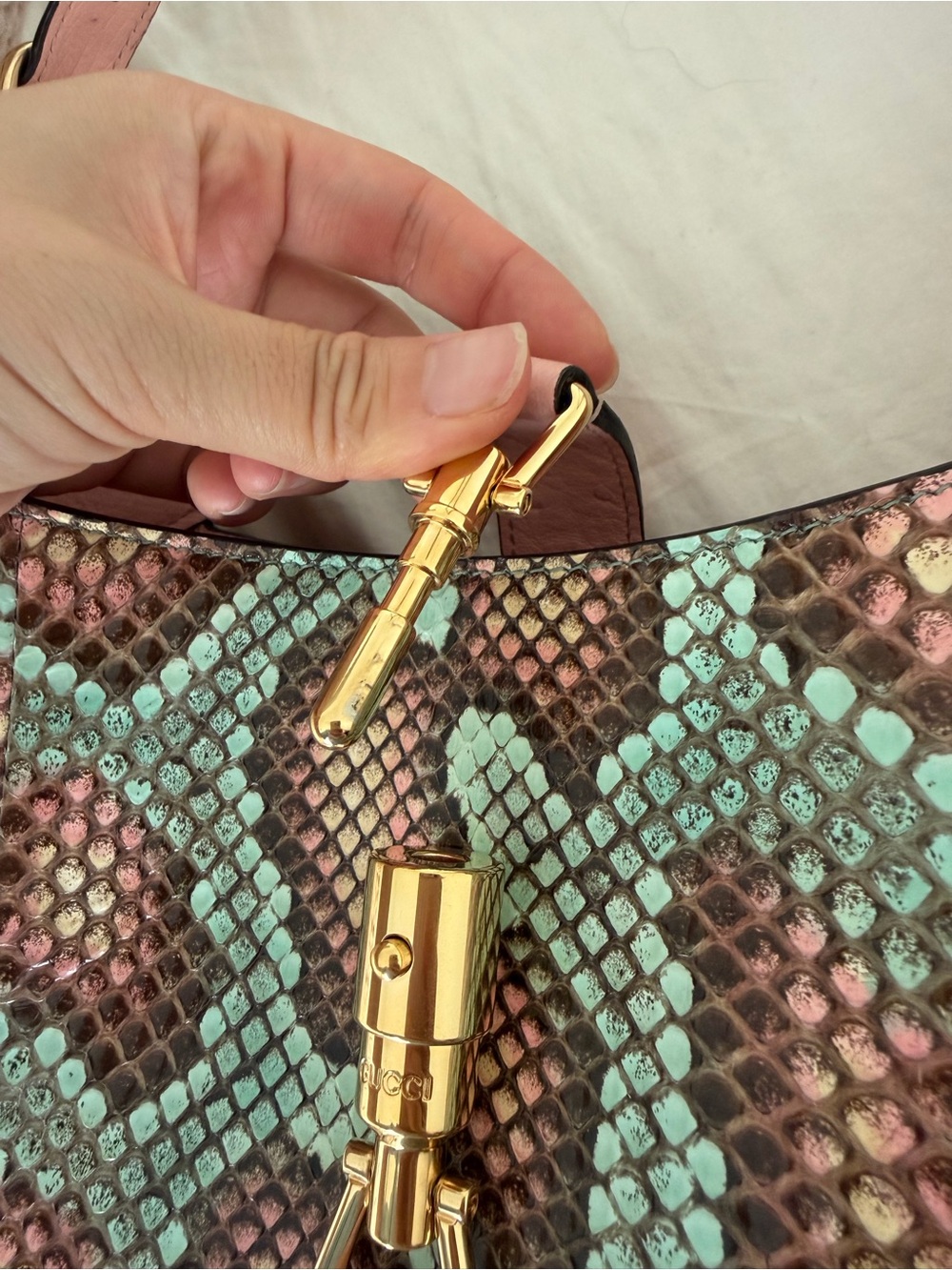 Gucci Pink Snakeskin-Pattern Shoulder Bag - Picture 5 of 7